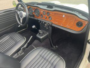 Triumph TR250 1968 (24)