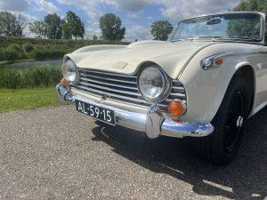 Triumph TR250 1968 (4)