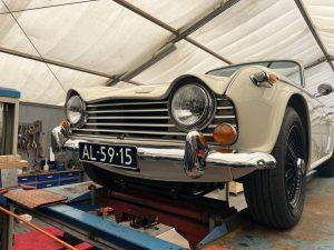 Triumph TR250 1968 (68)