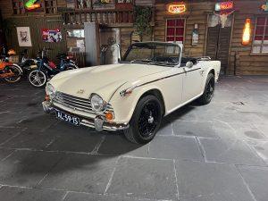 Triumph TR250 1968 (91)